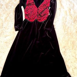 Holiday Perfect Velvet Dress in Small
